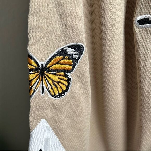 NWT Rod Wave SOULFLY Men’s Beige Shorts Butterfly Embroidered Patches & Logo 3XL - Picture 2 of 8